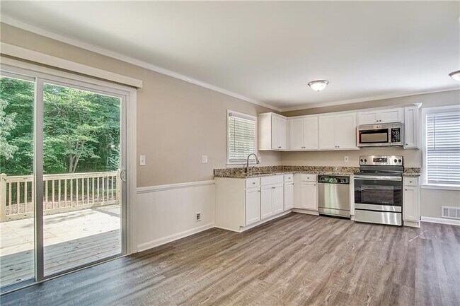 Building Photo - 820 San Miguel Dr