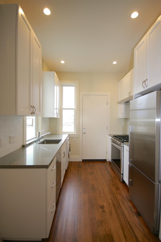 Primary Photo - 1674 Filbert St