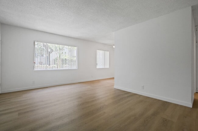 Building Photo - 1437 Brockton Ave