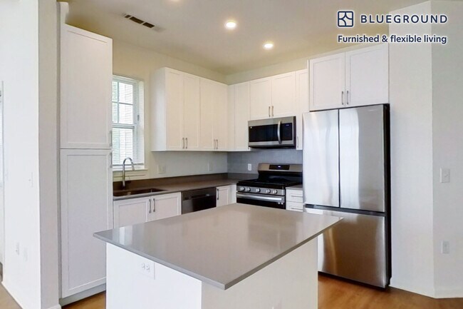 Foto del edificio - 14000 Avalon Dr