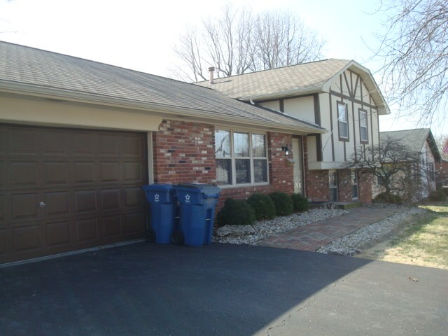 Primary Photo - 115 Dana Dr