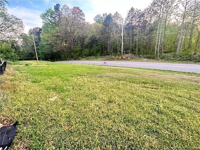 Foto del edificio - 3590 Chamblee Gap Rd