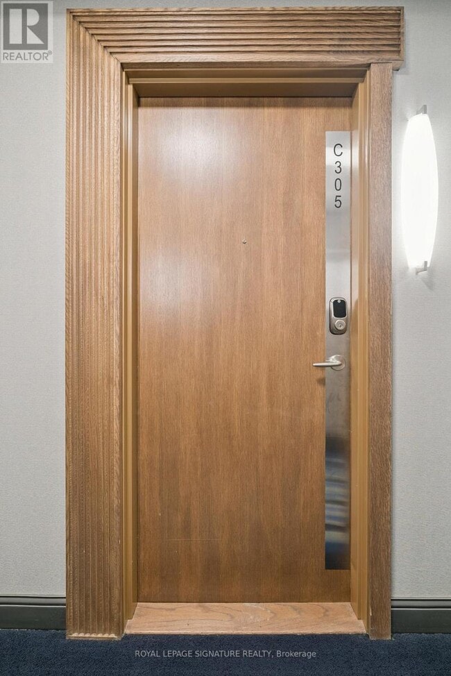 Photo du bâtiment - 301 Sea Ray Ave