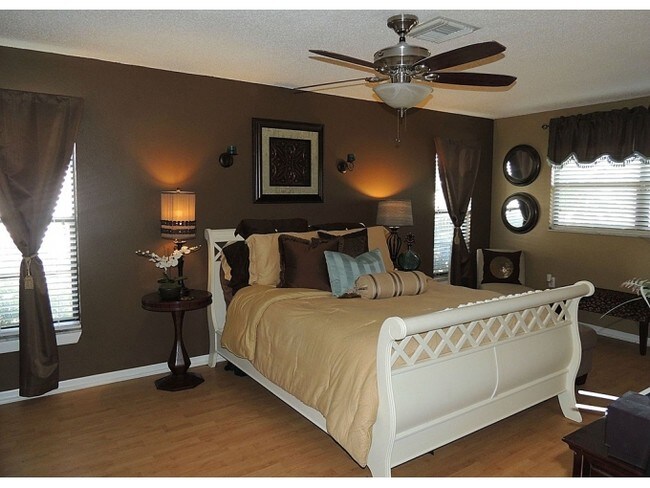 Building Photo - 8553 Sweetbriar Ct