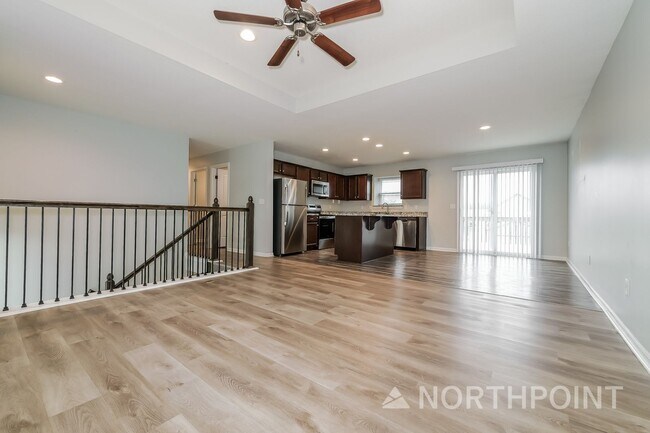 Foto del edificio - Beautiful Single Family Home | 3 BR/2.5BA | Oversized garage| Large Basement