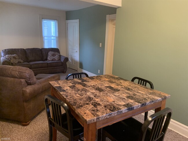 Foto del edificio - 4 br, 2 bath House - 1427 Broadway St Apt 1