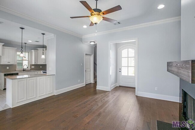 Foto del edificio - Trendy 4 bedroom, 2 bath home in coveted D...