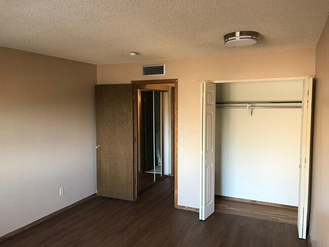 Foto del edificio - 4120 Parklawn Ave