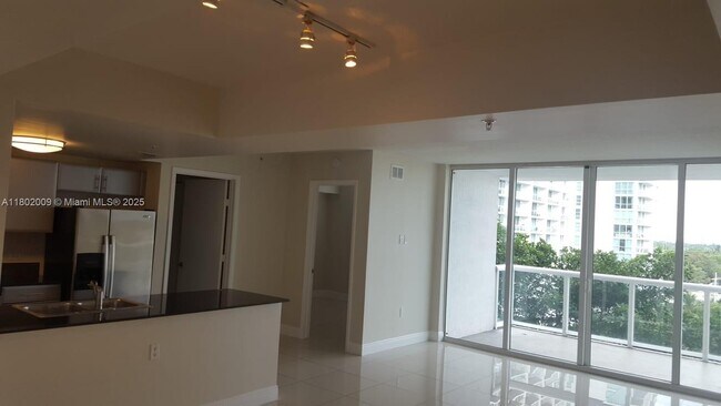 Foto del edificio - 1861 NW S River Dr