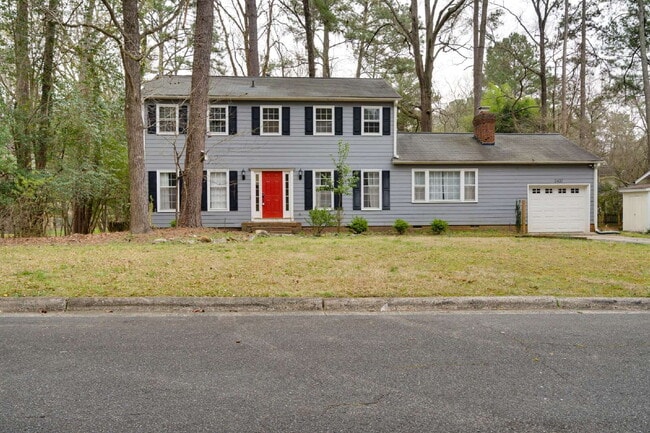 Chapel Hill Retreat: Spacious 4-Bedroom with Fenced-in Backyard - Chapel Hill Retreat: Spacious 4-Bedroom with Fenced-in Backyard Apartment