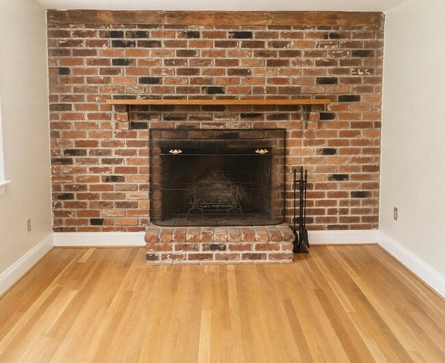 Building Photo - 4009 Graceland Ln