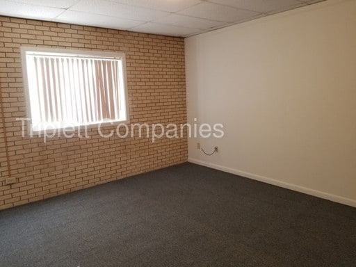 Building Photo - Large 1 Bedroom in Roland, Iowa
