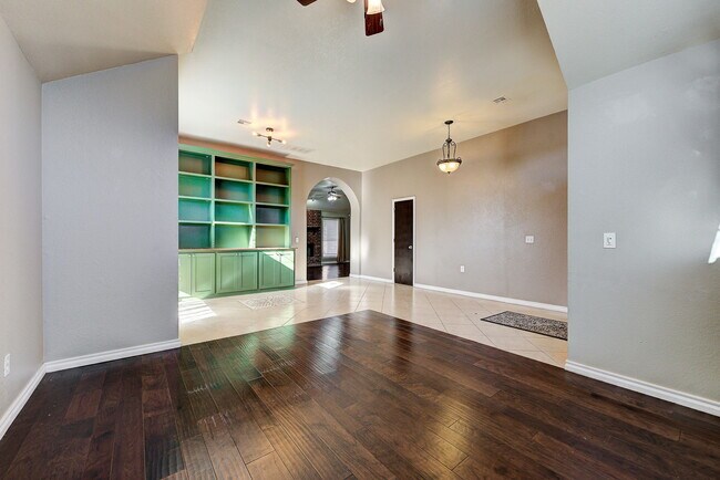 Photo - 2908 Glasgow Dr House