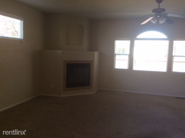 Foto del edificio - 3 br, 2.5 bath Townhome - 712 1/2 Willow