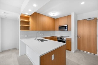 Building Photo - 1388 Kapiolani Blvd