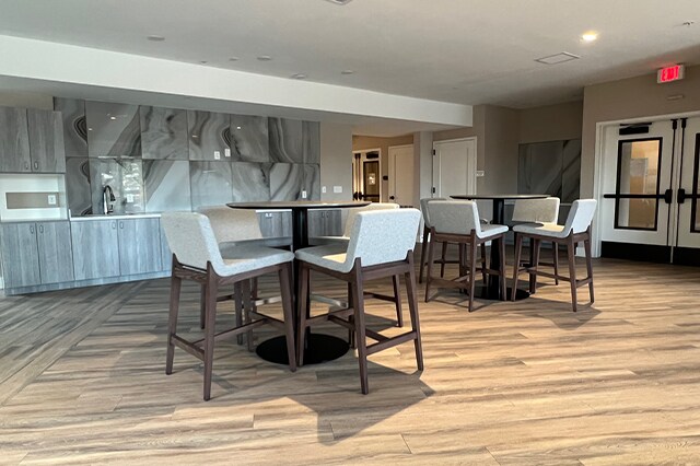 Foto del edificio - 596 Frank E Rodgers Blvd N