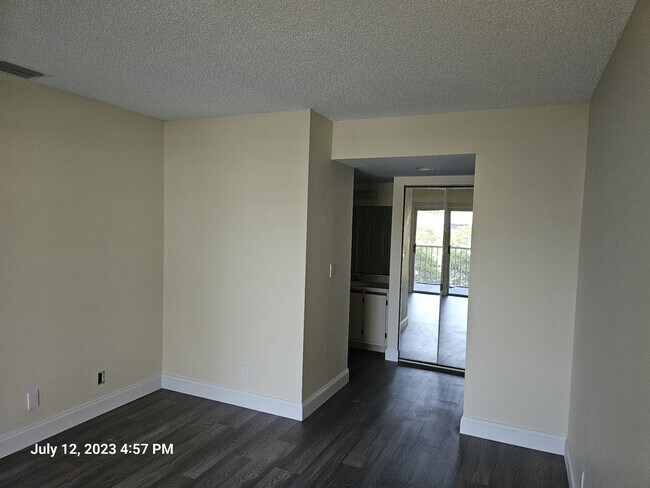 Foto del edificio - 1554 SE Royal Green Cir