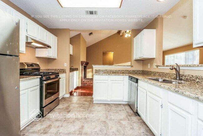 Foto del edificio - 4965 Briar Oaks Ln