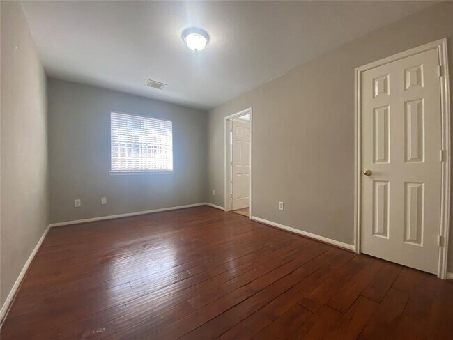 Foto del edificio - 12502 Leader St