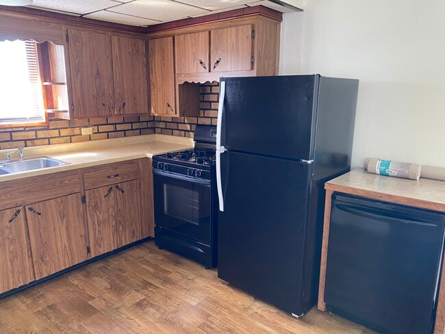 Kitchen - 1440 Philadelphia St