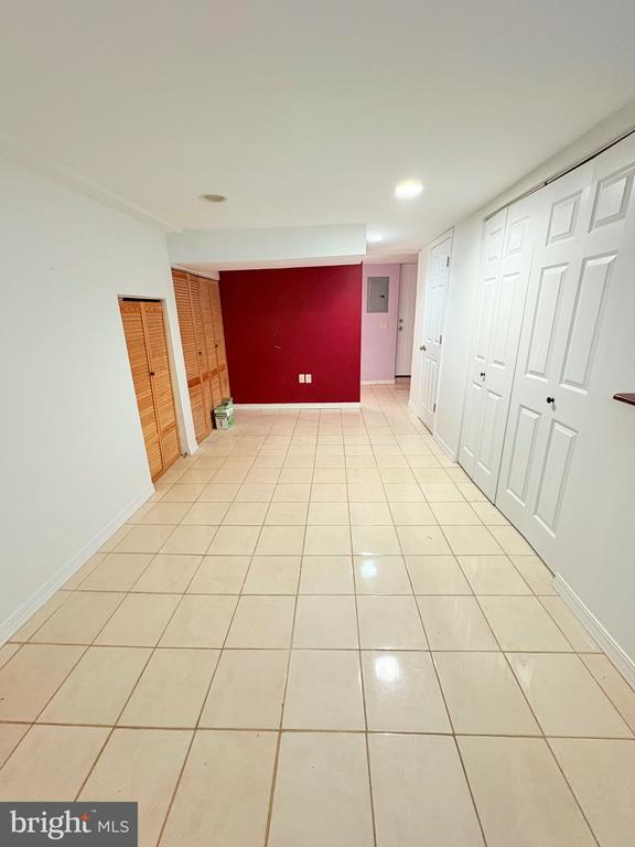 Foto del edificio - 6045 Summerdale Ave