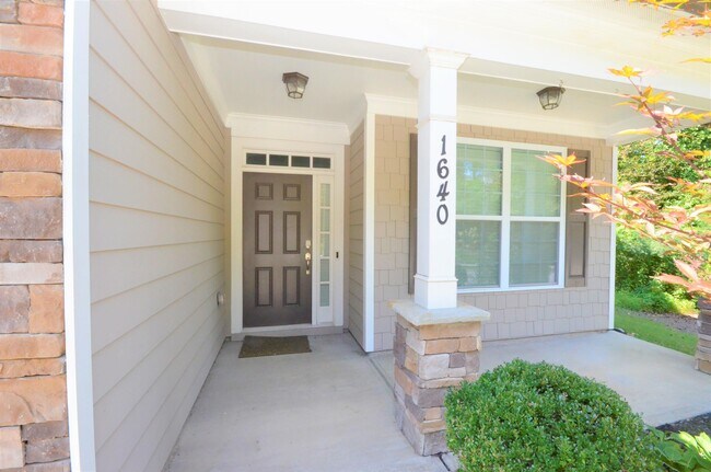 Building Photo - 1640 Drew Dr