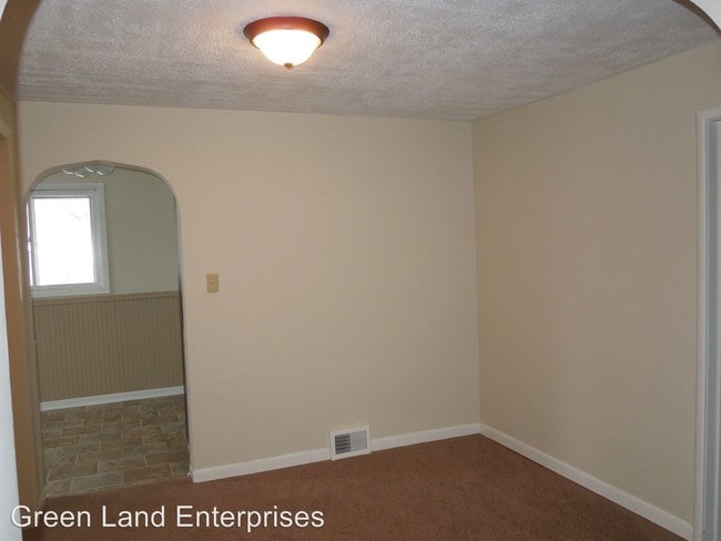 Building Photo - 2168 Plank Rd