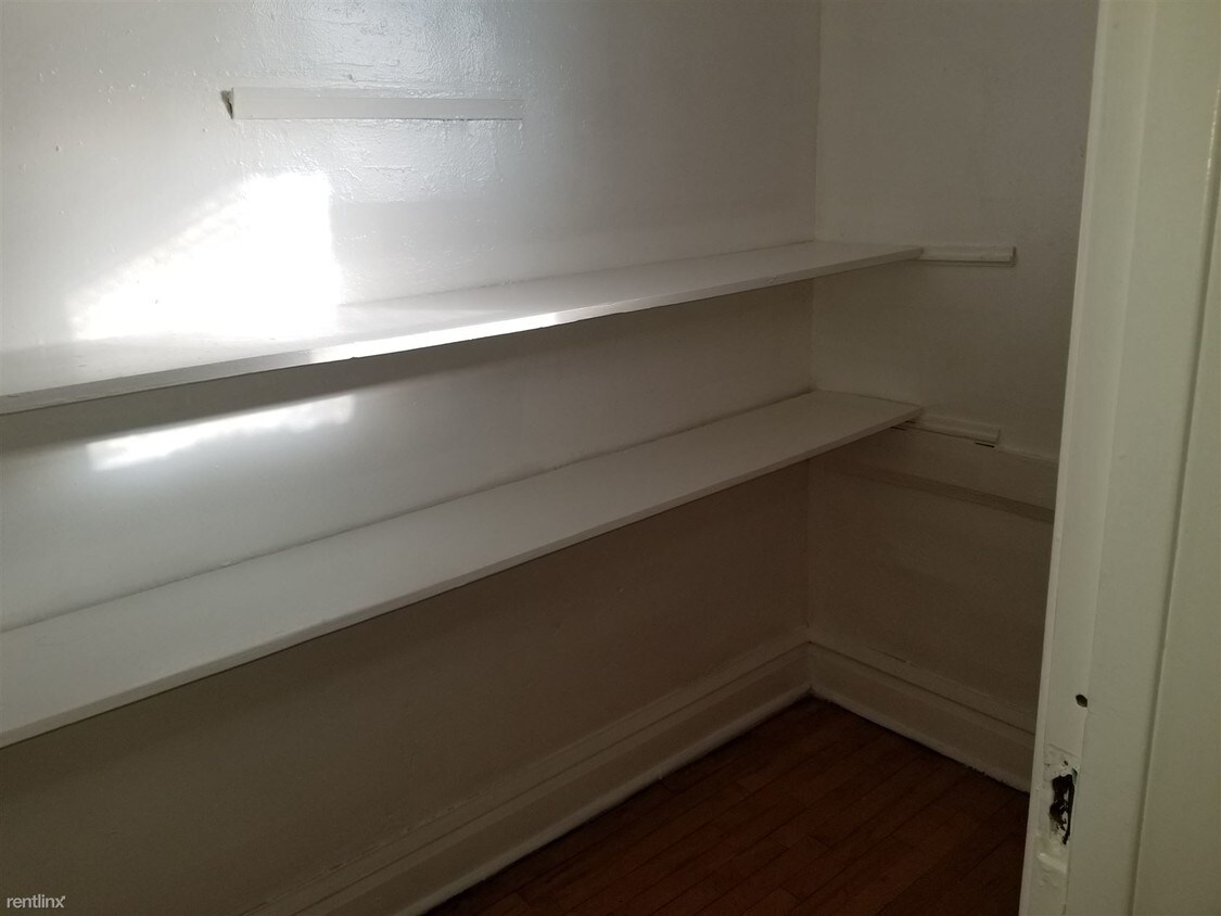 Foto principal - 6945 S Calumet Ave
