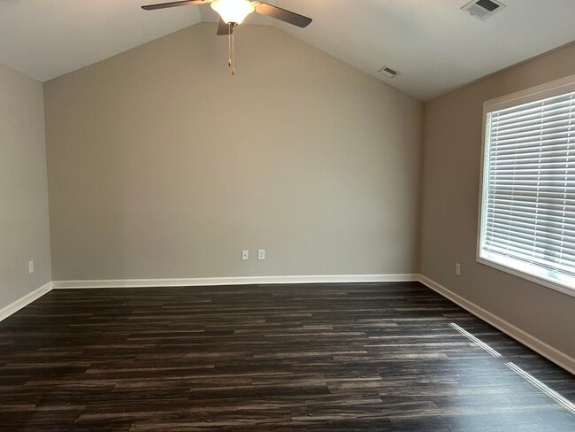 Foto del edificio - 610 Constitution Dr