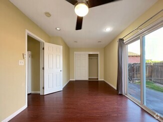 Building Photo - 5886 Lemon Ave