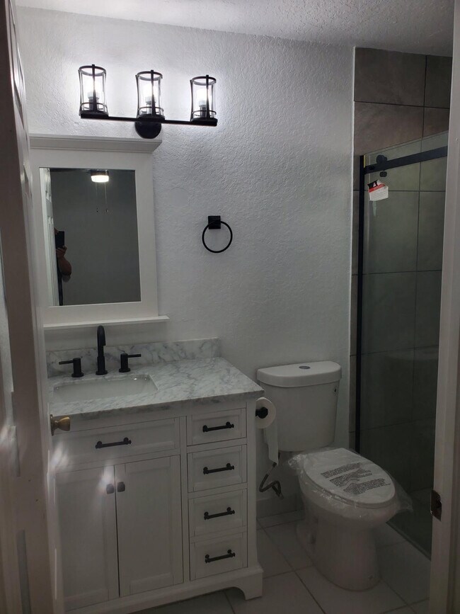 Baño - 1079 Mulberry Pl