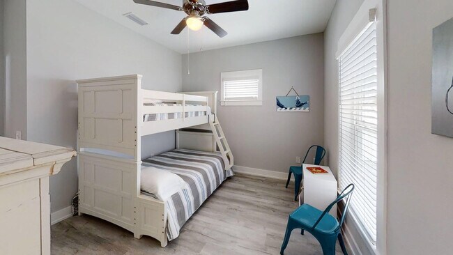 Foto del edificio - 114 Seabreeze Cir