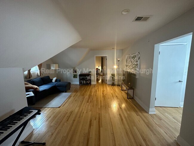 Foto del edificio - 5619 E Liberty Blvd