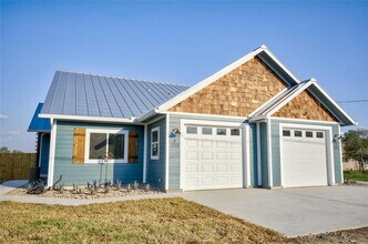 Building Photo - 108 Little Ranches Rd