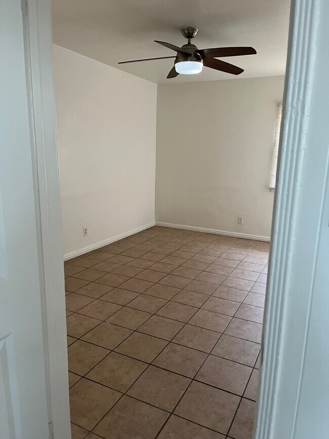 Foto del edificio - 3605 Caspian Ave