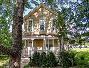 Building Photo - 912 Pennsylvania St