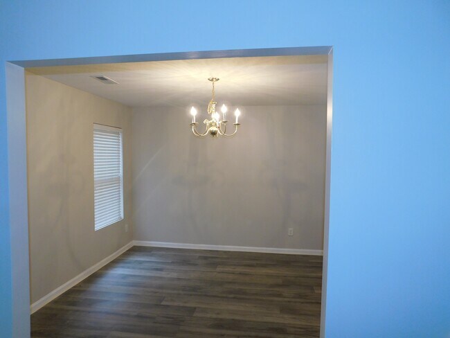 Building Photo - 3131 Decapolis Dr