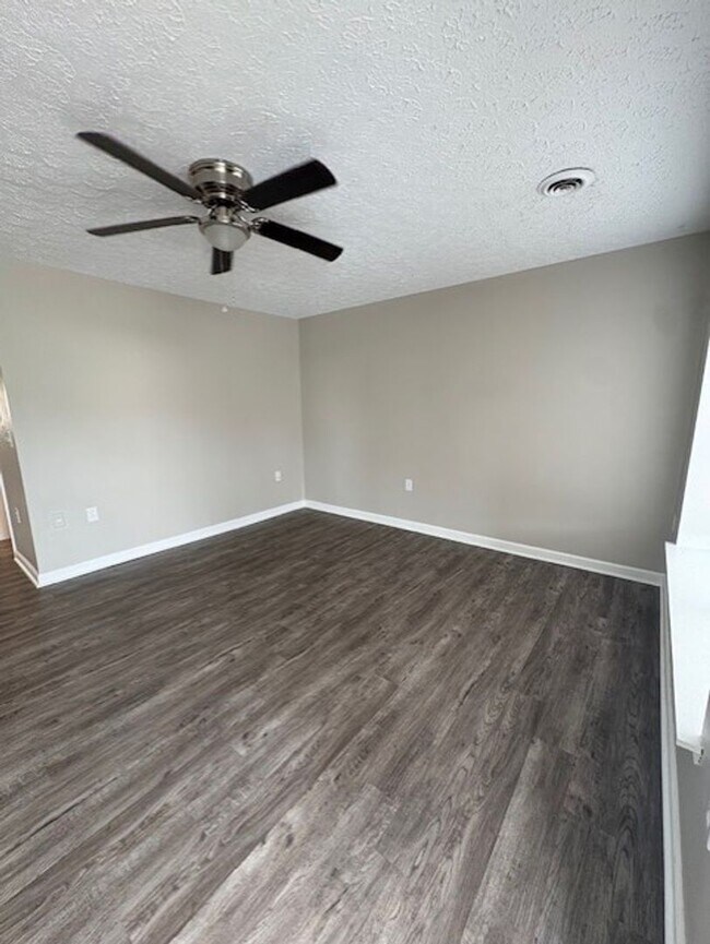 Foto del edificio - Sinking Creek Apartments