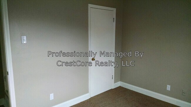 Building Photo - 2105 St John Ave