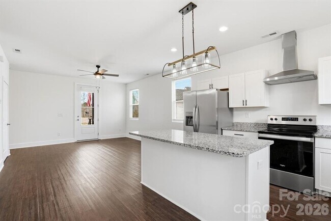 Foto del edificio - 102 Snyder Ct NE