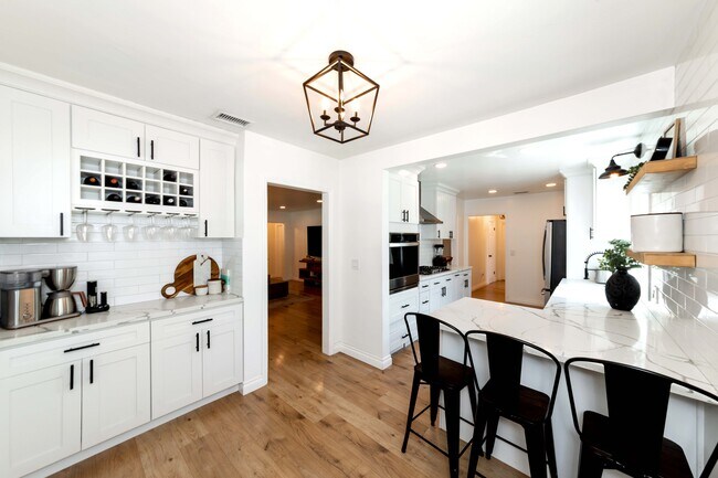 Building Photo - 7940 Rhea Vista Dr