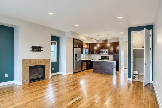 Foto del edificio - 3 Bedroom townhome in Denver
