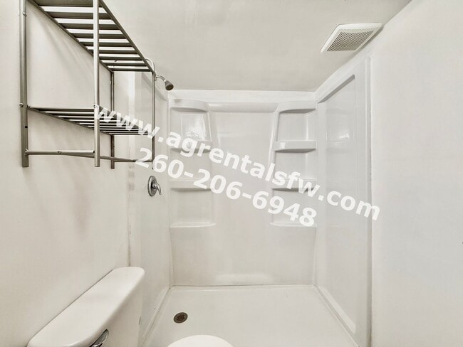 Building Photo - 7002 Maysville Rd