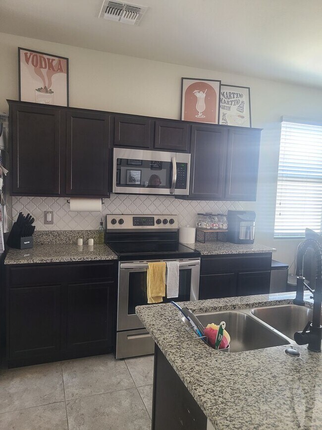 Foto del edificio - 3 Bedroom, 2 Bath Home Available 08/01/25!!