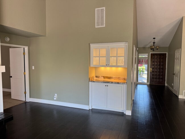 Foto del edificio - 1225 Red Dog Ln