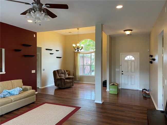 Foto del edificio - 2403 SW 16th St