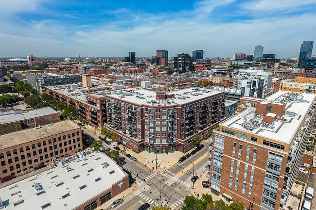 Foto del edificio - 1000 W Adams St