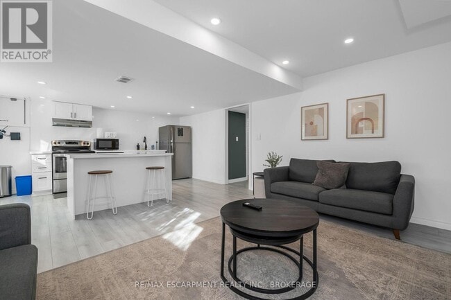 Photo du bâtiment - 22 Macoomb Dr