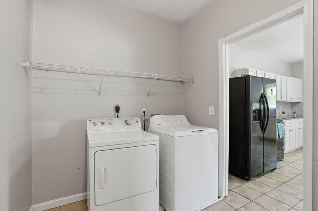 Foto del edificio - 1070 Mayson Turner Rd NW