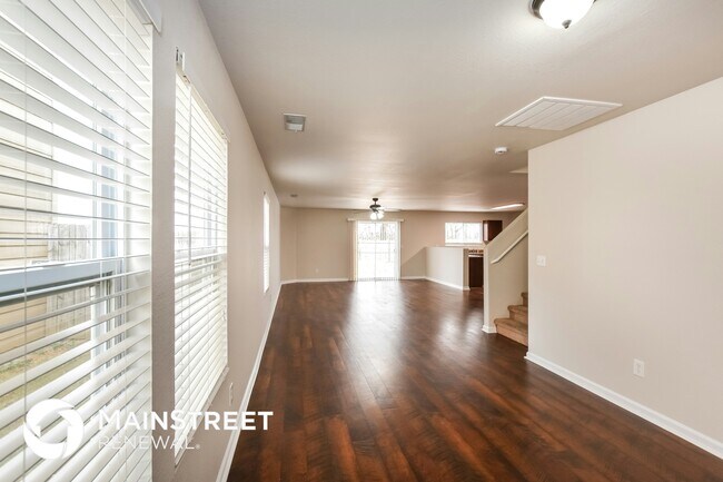 Building Photo - 255 Bermuda Lakes Dr